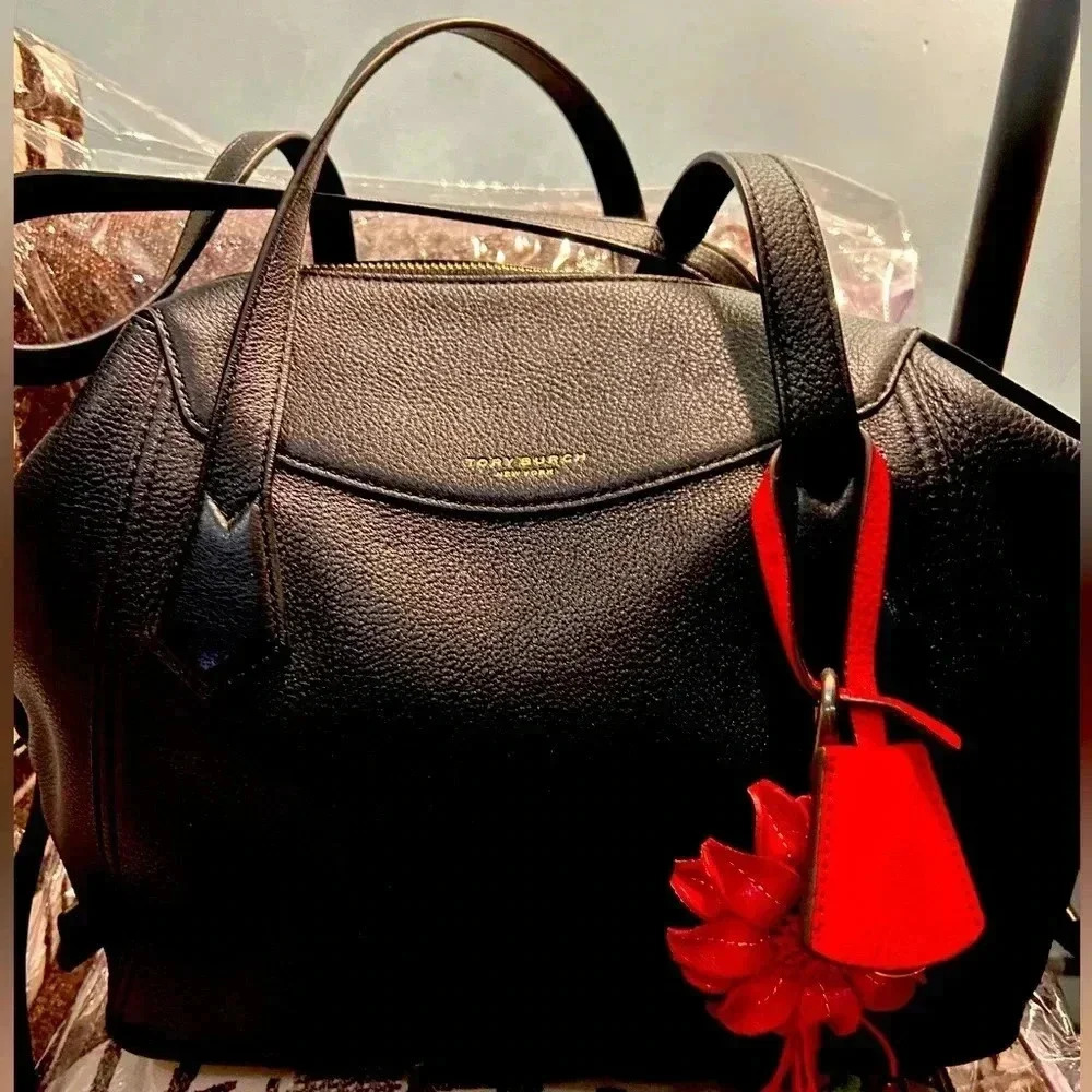 Beautiful Tory Burch bag , new, gorgeous, impossible to find.